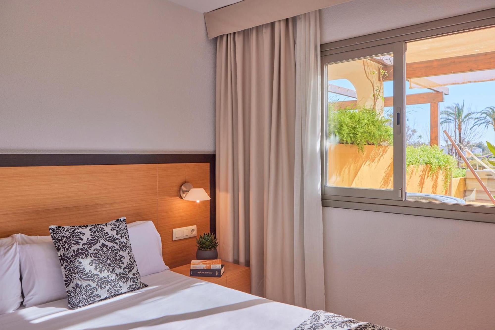 Aparthotel Zafiro Tropic Puerto de Alcúdia Exterior foto